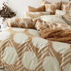 Decker Quilt Cover Set -Kas Australia Decker Bedlinen Lifestyle CloseUp 3WEB