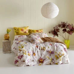 Eve Euro Pillowcase -Kas Australia Eve Bedlinen LifestyleWEB 0d0ea5ff 2df6 4327 9cb7 28874f3521f8
