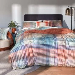 Reiss Cushion -Kas Australia Ferdinand Multi Bedlinen Lifestyle WEB eced1ebc fc67 4080 8b4f c4f38bd6a593