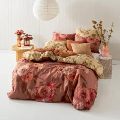 Fleur Euro Pillowcase -Kas Australia Fleur Bedlinen LifestyleWEB 24aeca26 131b 429e b7b0 5afe09e2b30d