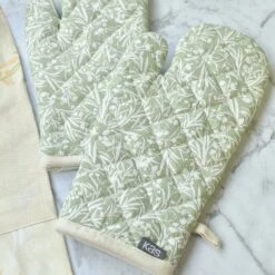 Goldie Oven Mitts